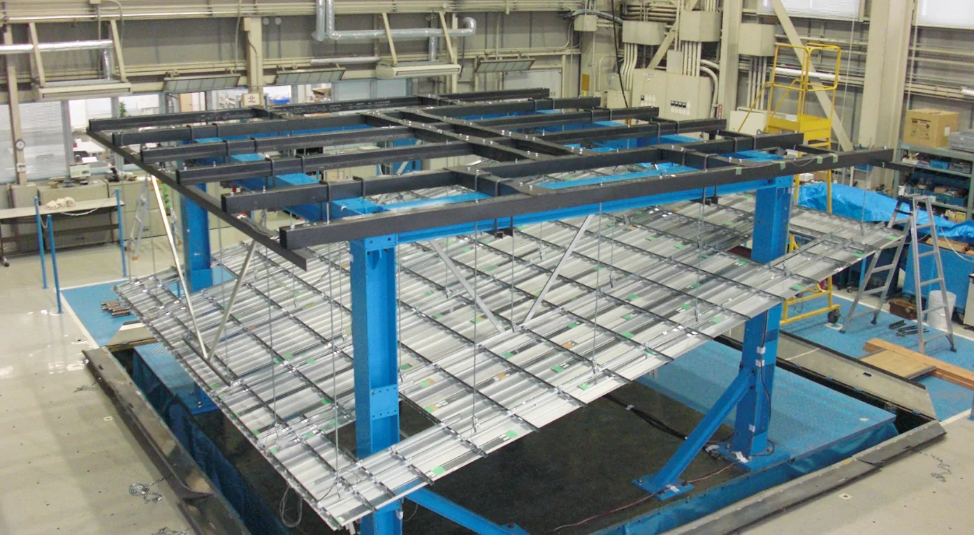 鋼製下地材シェア45%でNo.1!実績と技術力に裏打ちされた提案力！